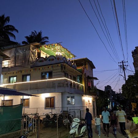 Awaara Backpackers Hostel, アリバグ エクステリア 写真