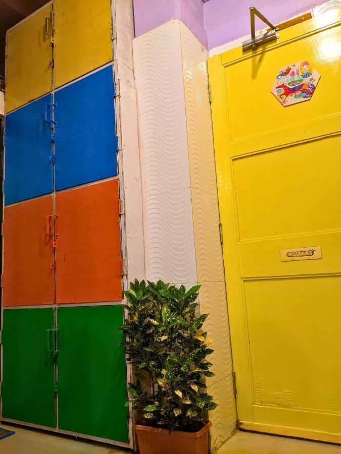 Awaara Backpackers Hostel, アリバグ エクステリア 写真