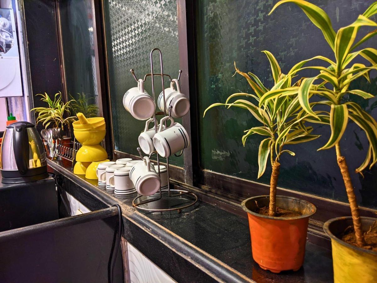 Awaara Backpackers Hostel, アリバグ エクステリア 写真