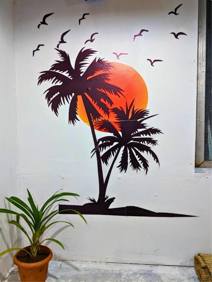 Awaara Backpackers Hostel, アリバグ エクステリア 写真