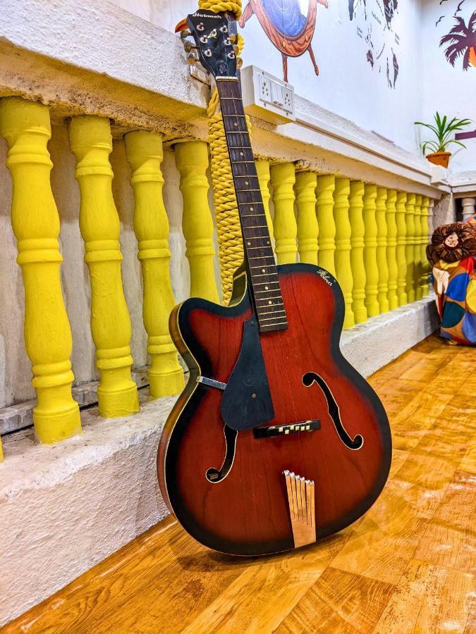 Awaara Backpackers Hostel, アリバグ エクステリア 写真