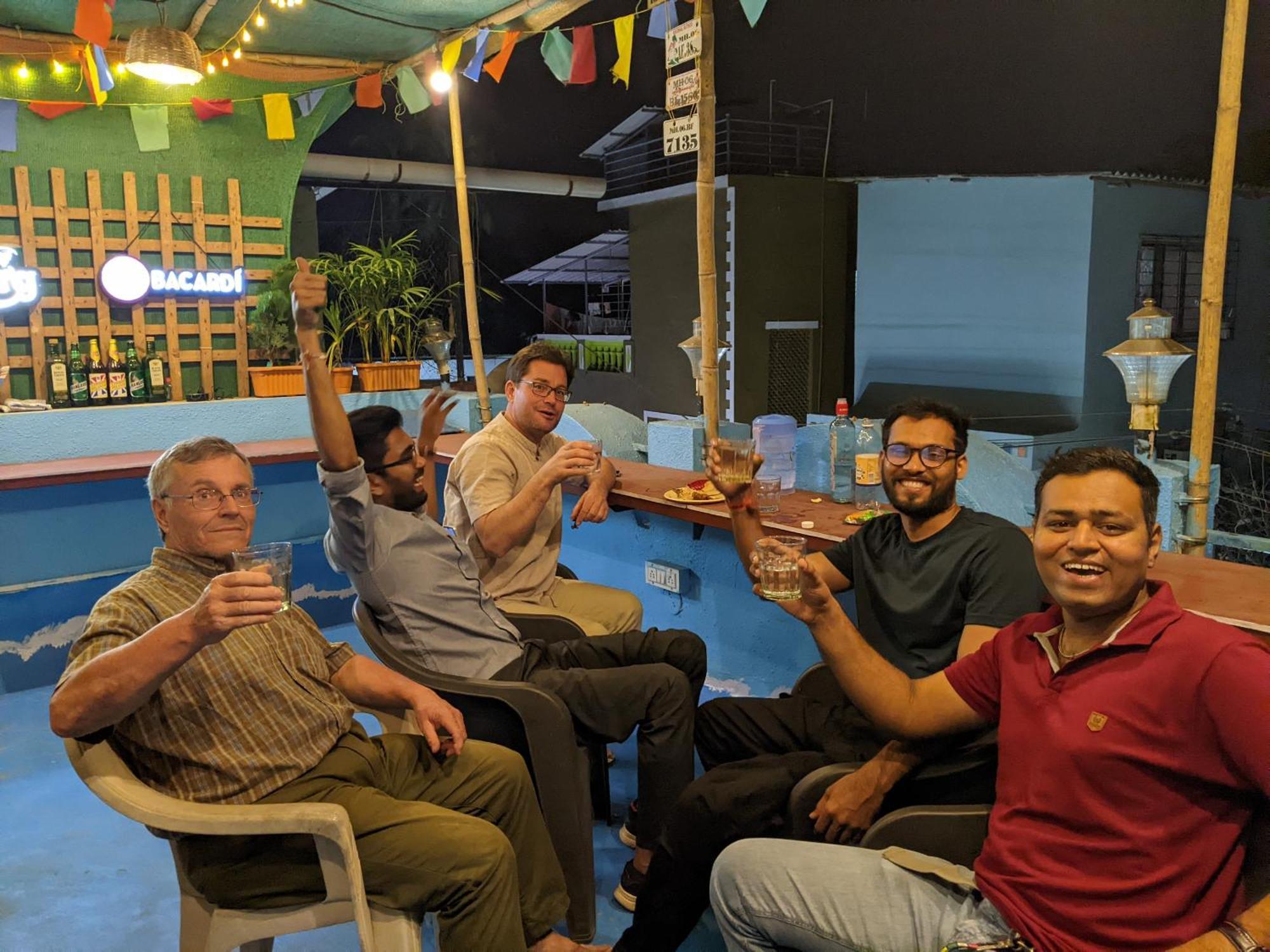 Awaara Backpackers Hostel, アリバグ エクステリア 写真