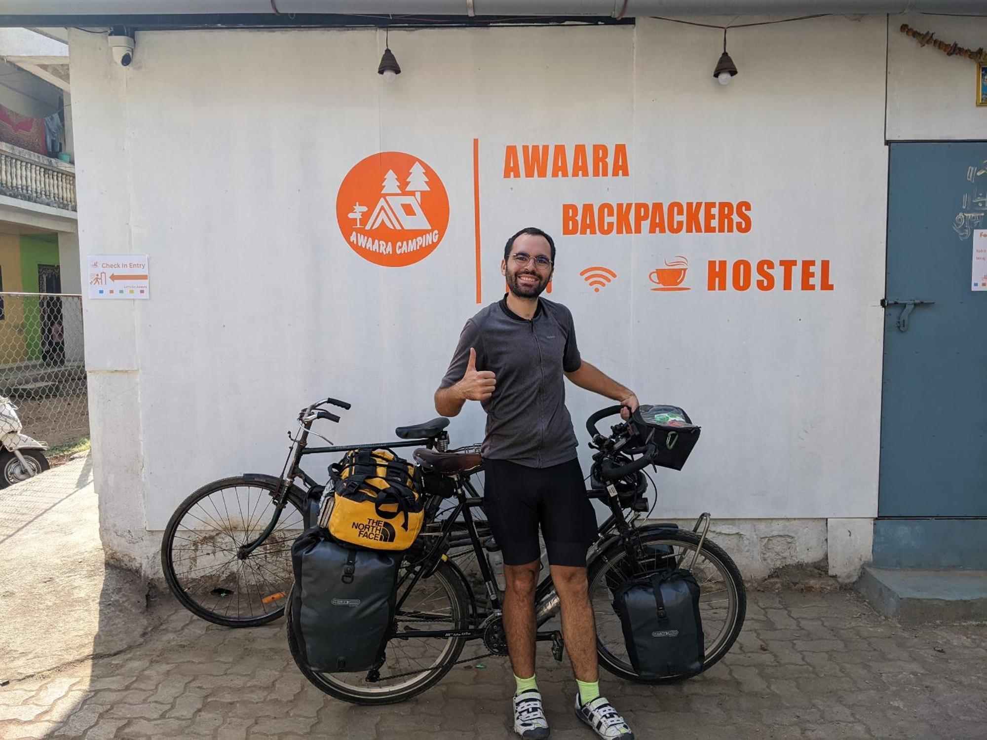 Awaara Backpackers Hostel, アリバグ エクステリア 写真