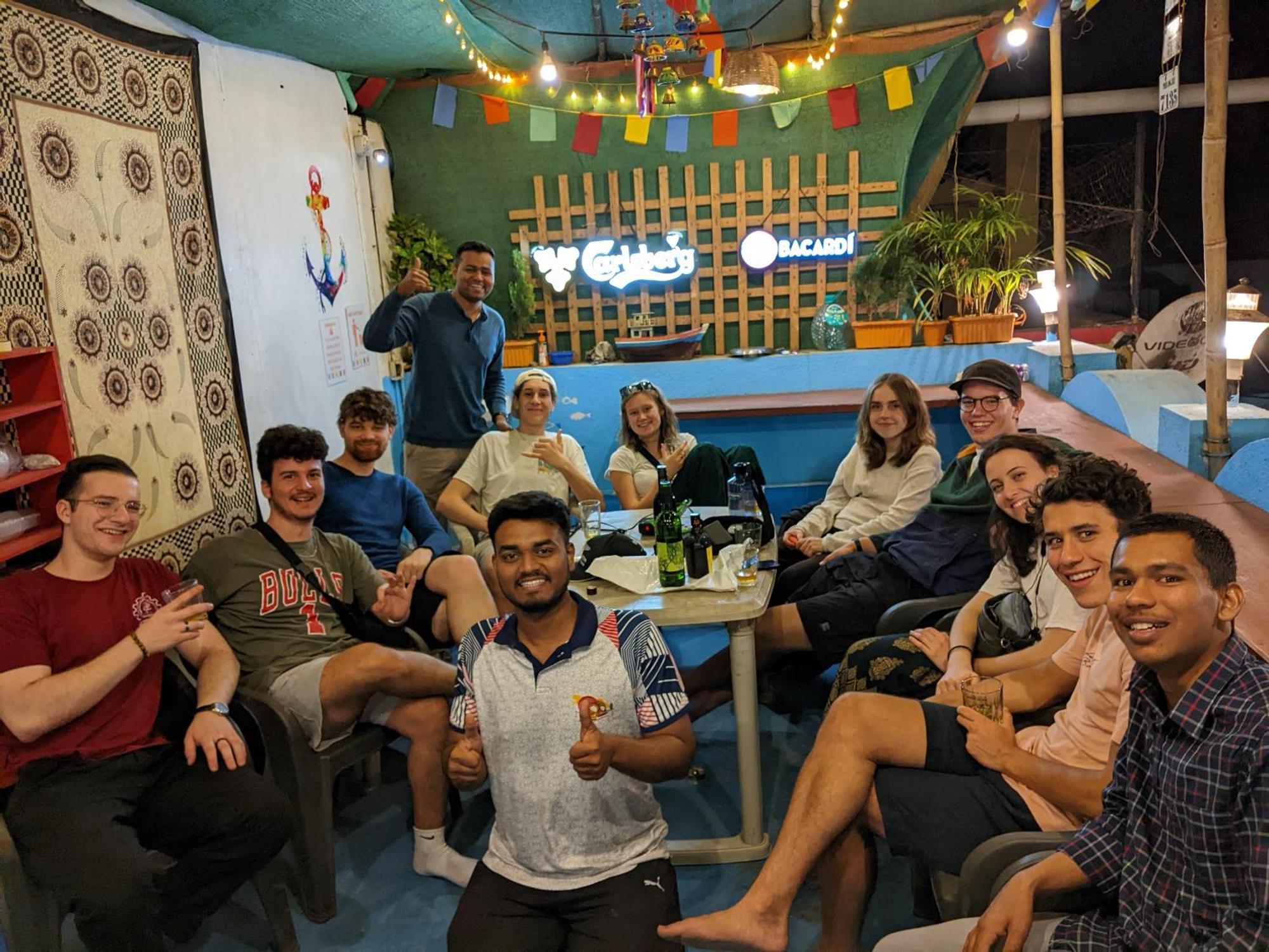 Awaara Backpackers Hostel, アリバグ エクステリア 写真