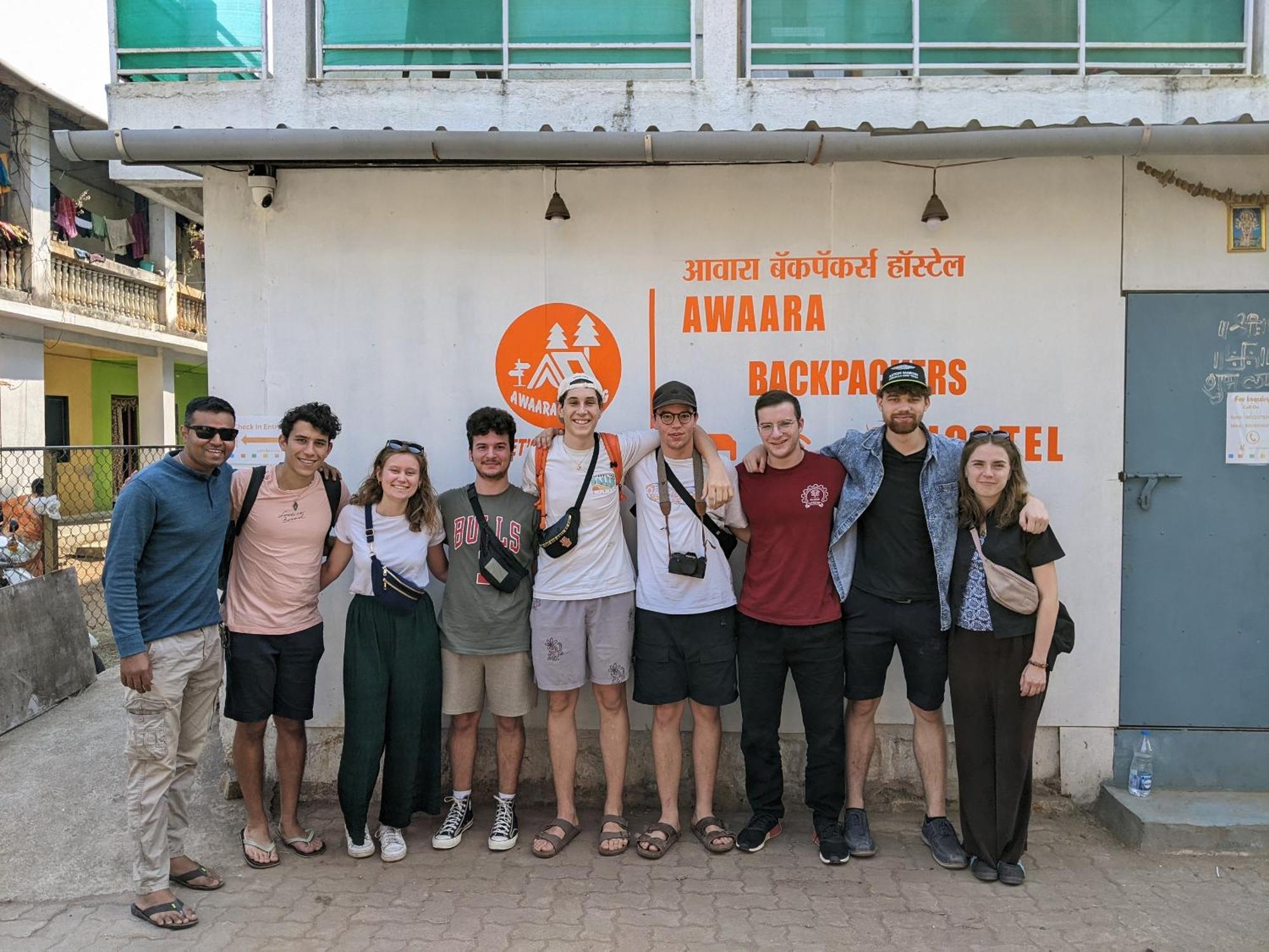 Awaara Backpackers Hostel, アリバグ エクステリア 写真