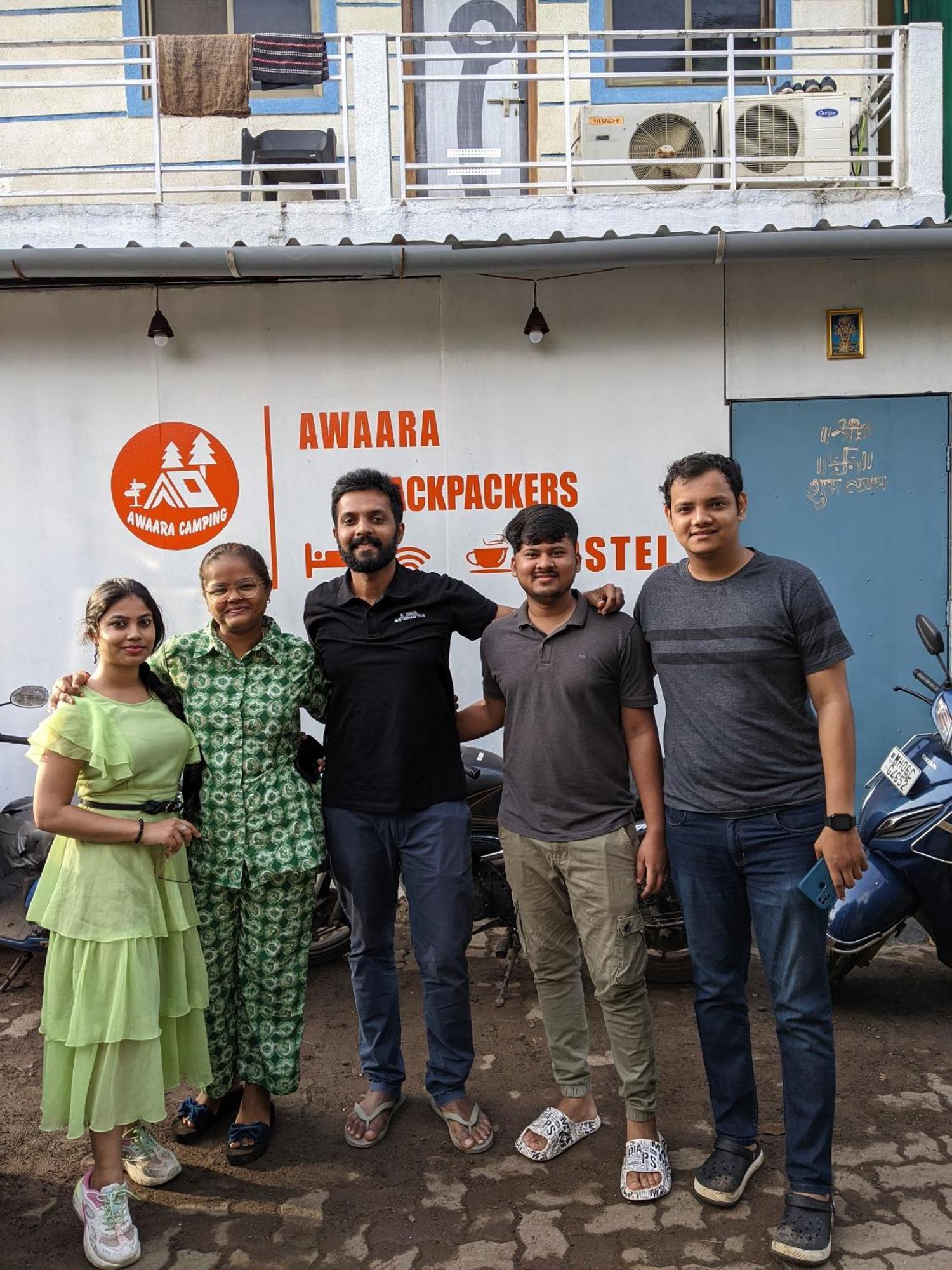 Awaara Backpackers Hostel, アリバグ エクステリア 写真