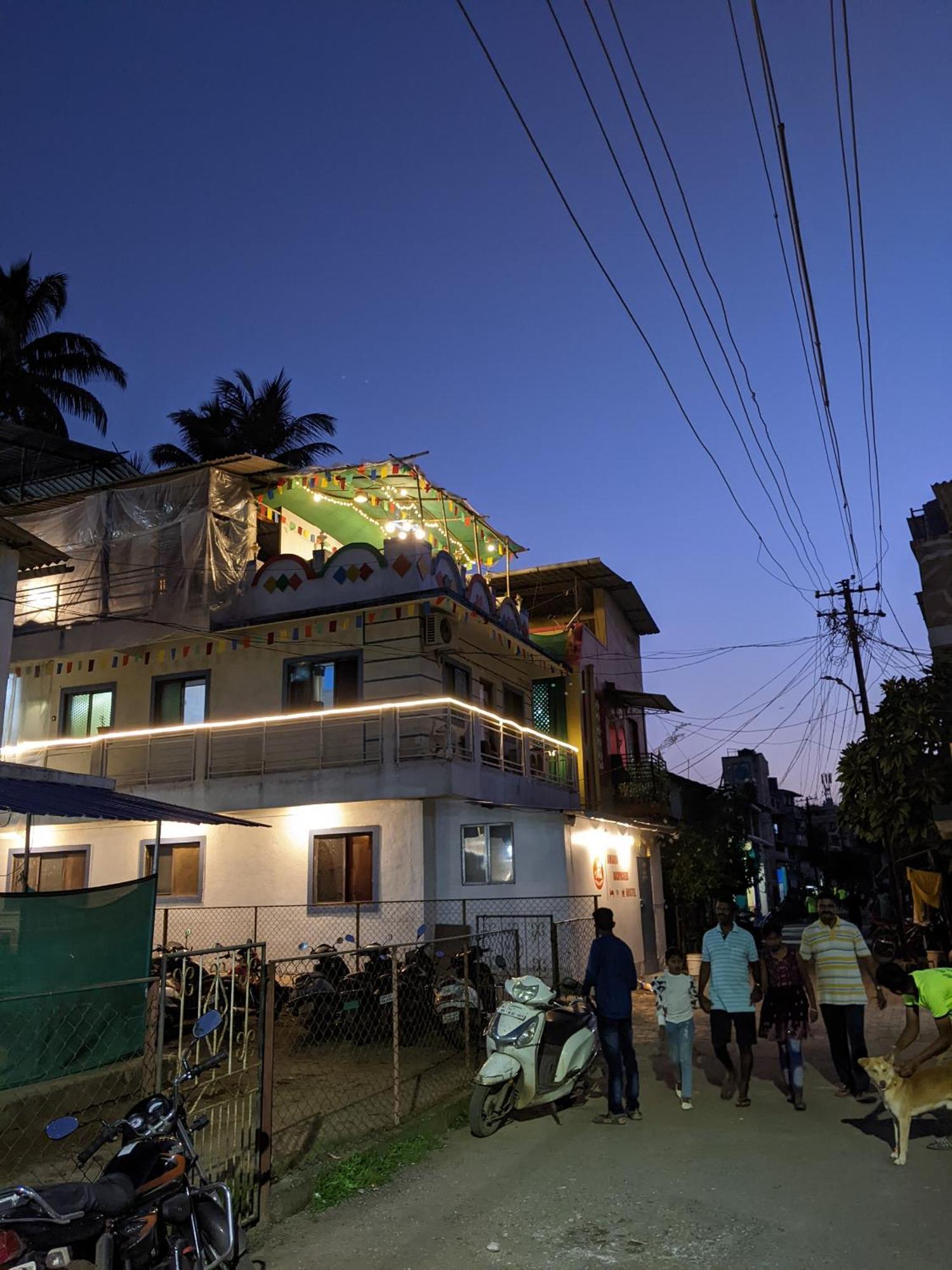Awaara Backpackers Hostel, アリバグ エクステリア 写真